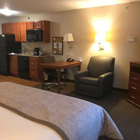 Candlewood Suites Kansas City Airport Εξωτερικό φωτογραφία