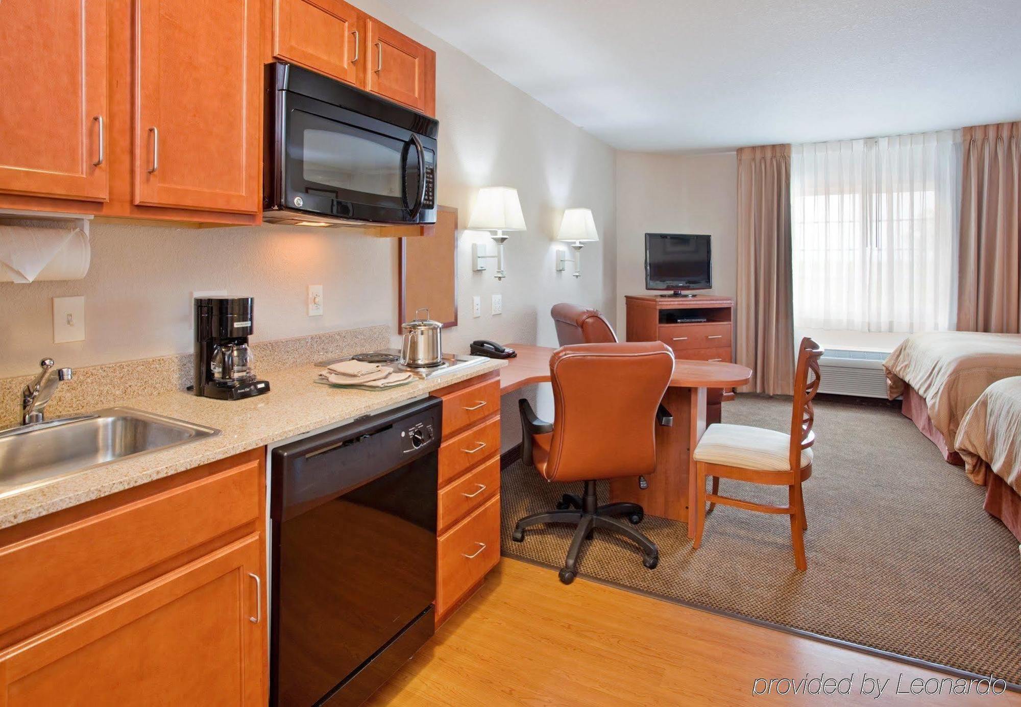 Candlewood Suites Kansas City Airport Δωμάτιο φωτογραφία