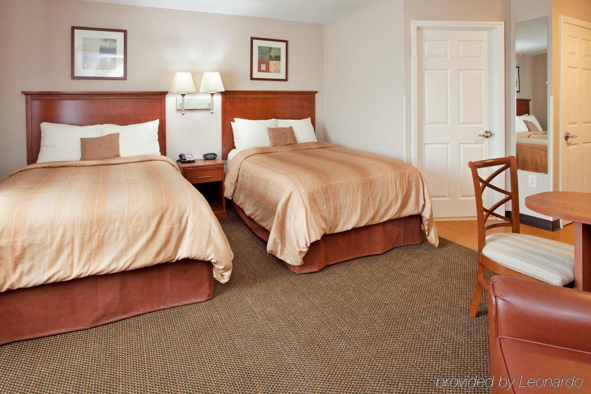Candlewood Suites Kansas City Airport Δωμάτιο φωτογραφία
