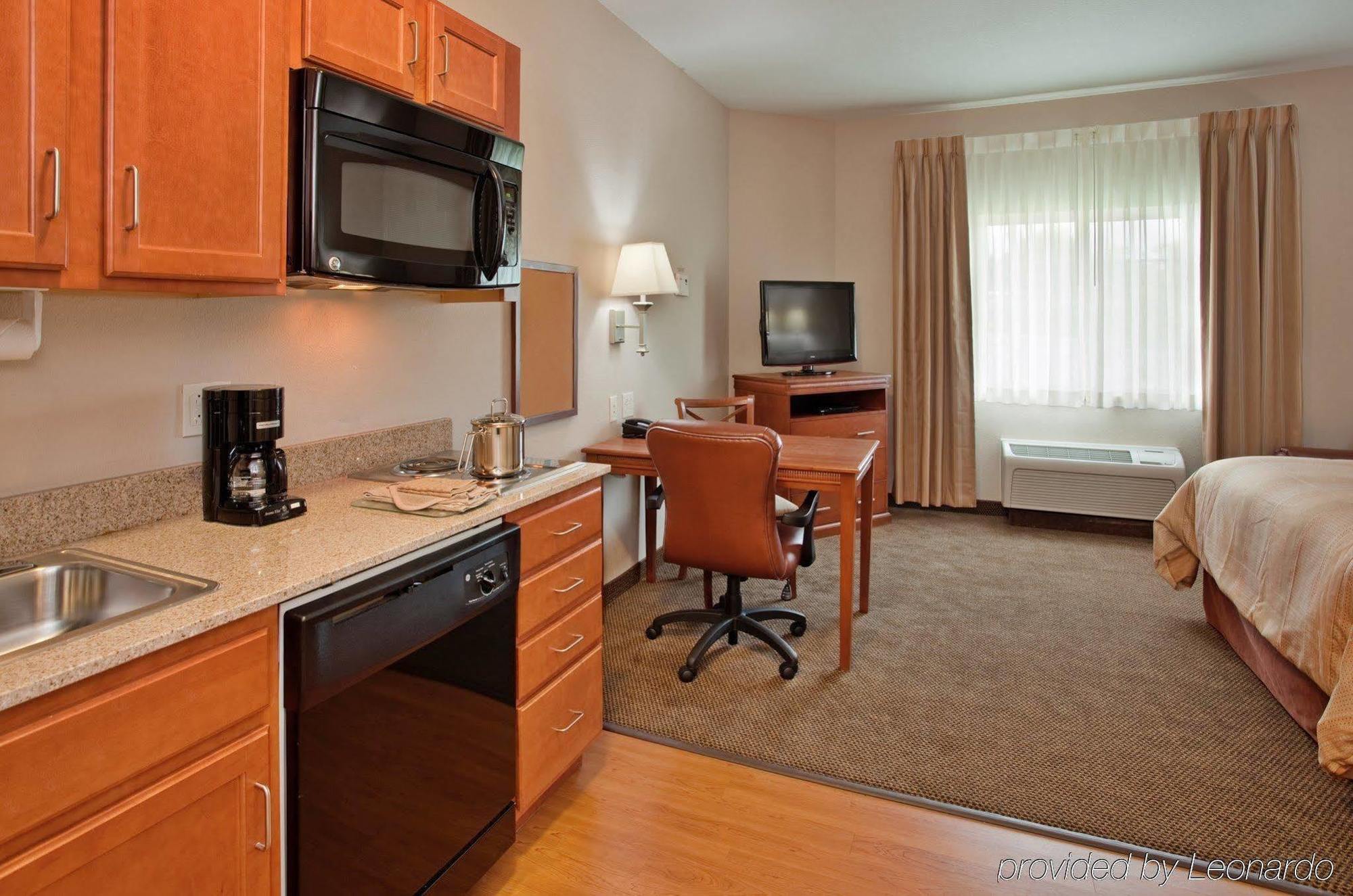 Candlewood Suites Kansas City Airport Δωμάτιο φωτογραφία