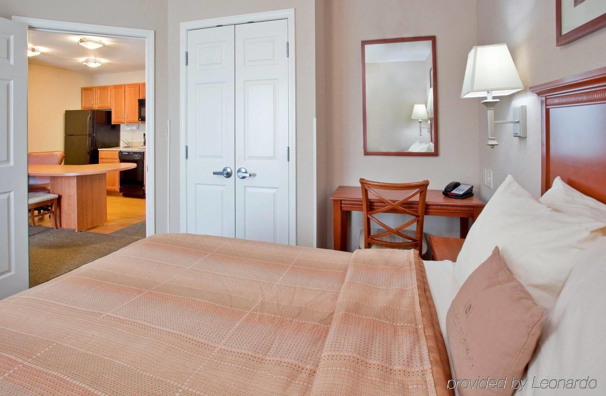 Candlewood Suites Kansas City Airport Δωμάτιο φωτογραφία