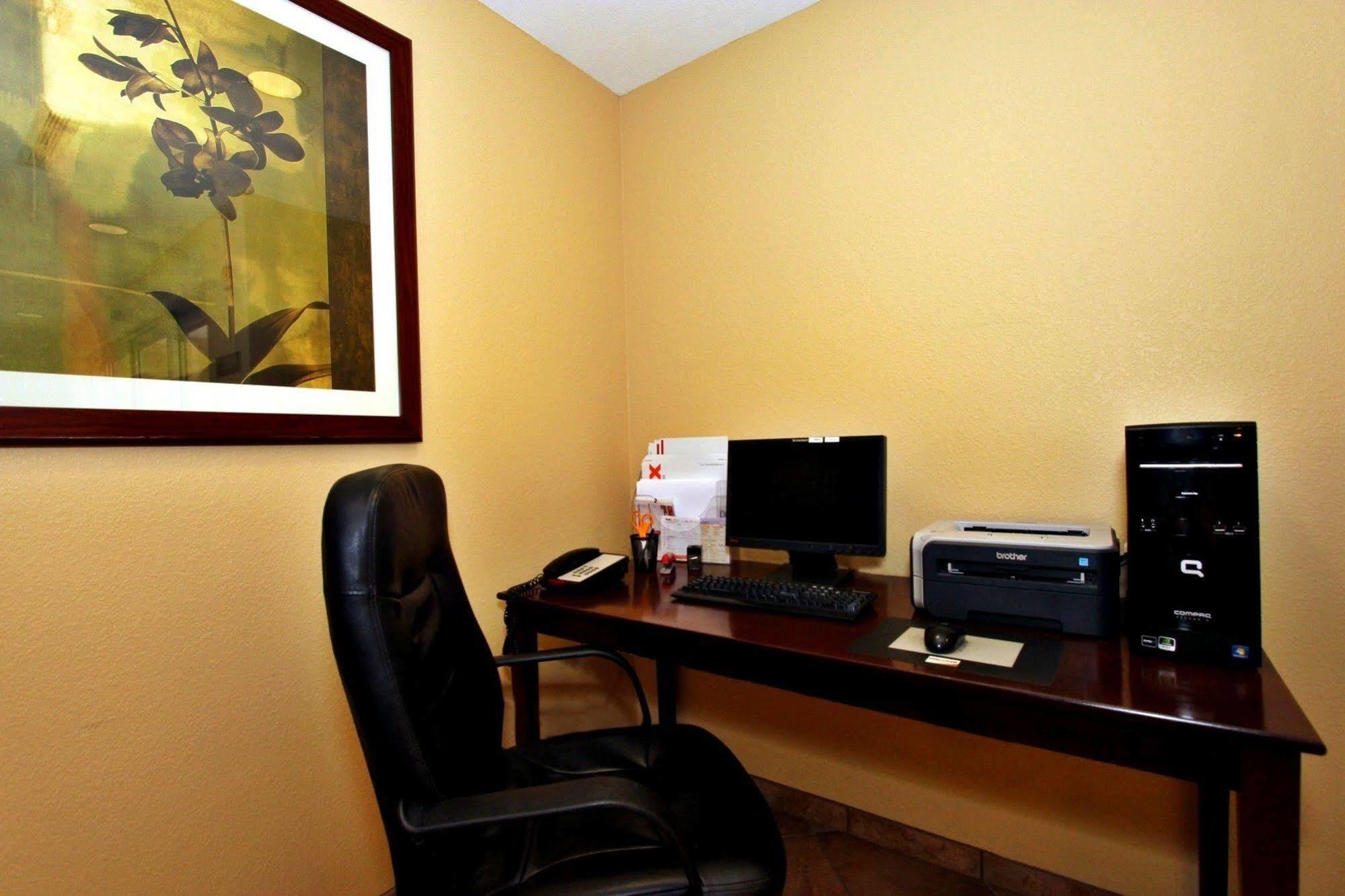 Candlewood Suites Kansas City Airport Εξωτερικό φωτογραφία