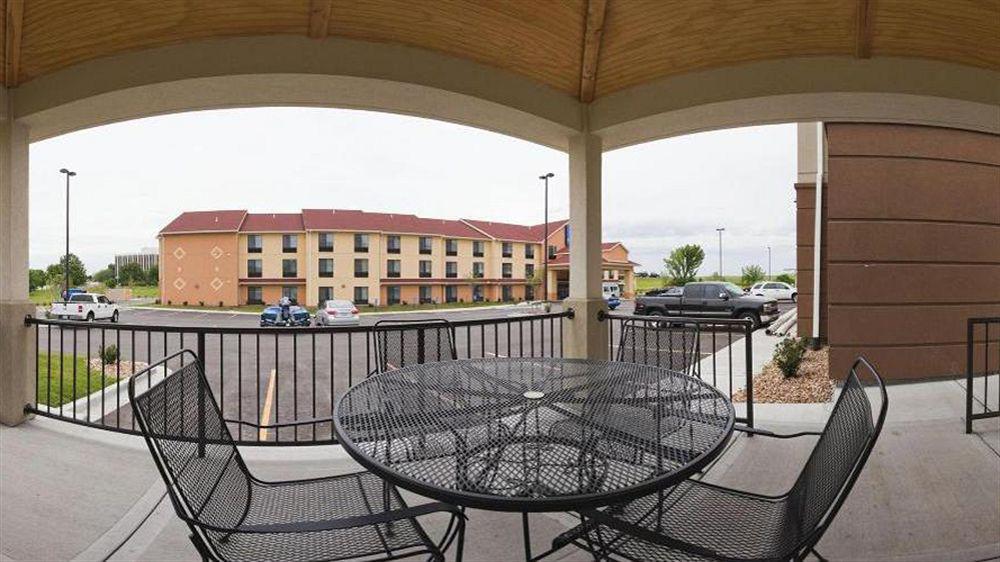 Candlewood Suites Kansas City Airport Εξωτερικό φωτογραφία