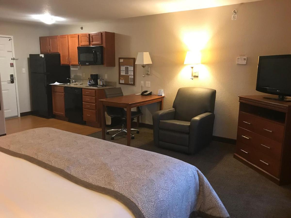 Candlewood Suites Kansas City Airport Εξωτερικό φωτογραφία