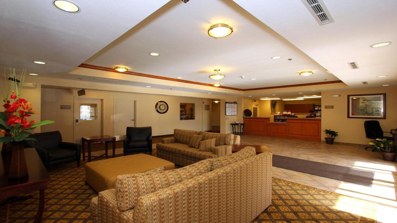 Candlewood Suites Kansas City Airport Εξωτερικό φωτογραφία
