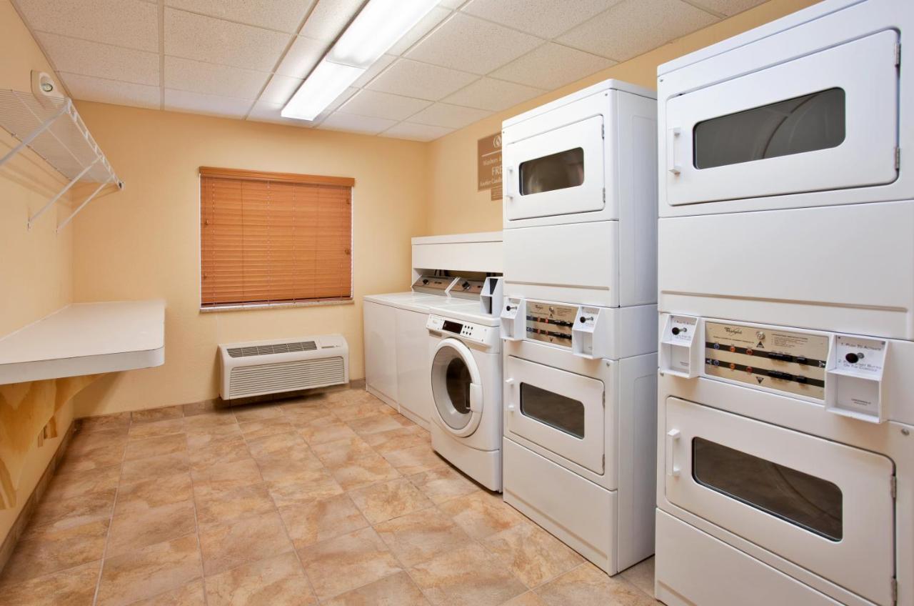 Candlewood Suites Kansas City Airport Εξωτερικό φωτογραφία