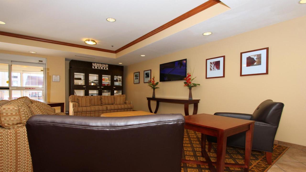 Candlewood Suites Kansas City Airport Εξωτερικό φωτογραφία