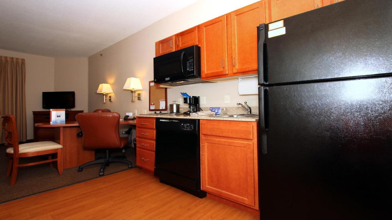 Candlewood Suites Kansas City Airport Εξωτερικό φωτογραφία
